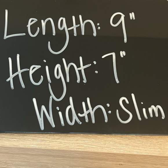 Calvin Klein: Light green 2 pocket crossbody- adjustable strap - Picture 16 of 16